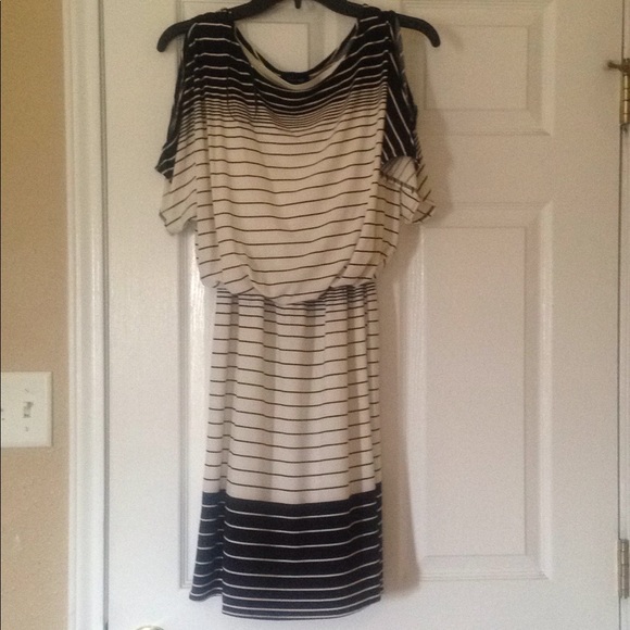 Dresses & Skirts - Dress